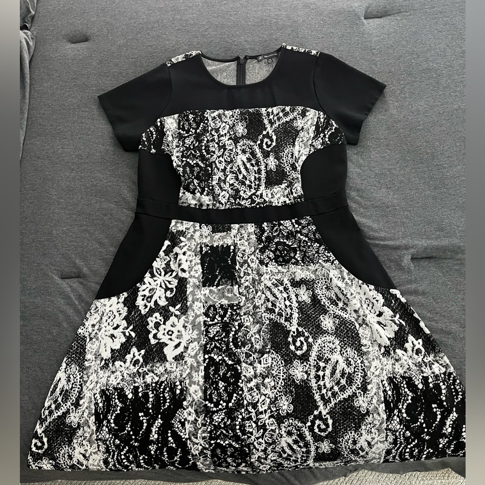 Adrianna Papell - Black and White Patterned Dress - Short Sleeve